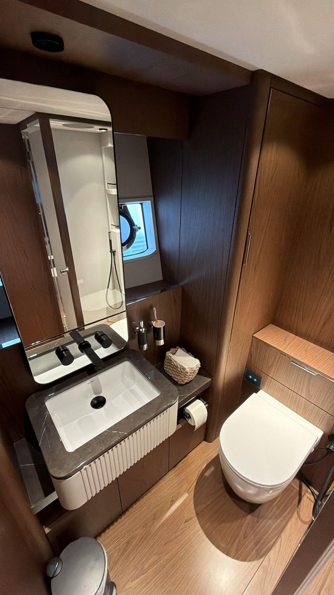 2023 FERRETTI YACHTS 780 